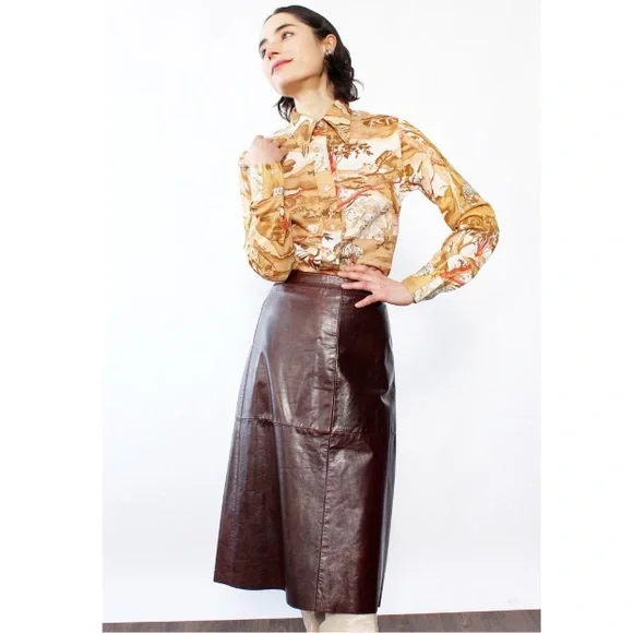 PRICE New GAP Vintage High Waisted Leather Midi Skirt Colour Burgundy Size 8 - Picture 3 of 16